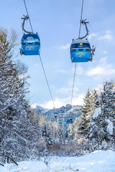 Ski resort Bansko, Bulgaria, gondola ski lift — Stock Photo, Image
