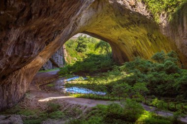 Bulgaristan 'daki Devetashka Mağarası, iç görünüm