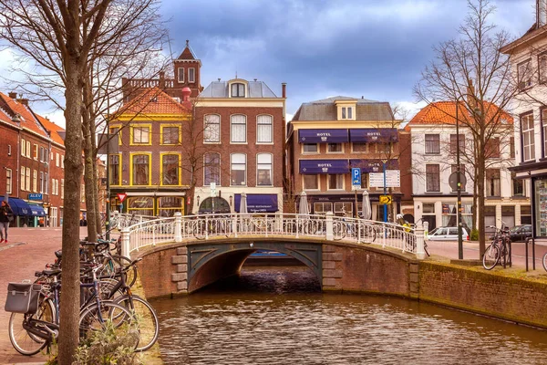 Гаага Нидерланды Апреля 2016 Года Вид Улицу Традиционными Голландскими Домами — стоковое фото