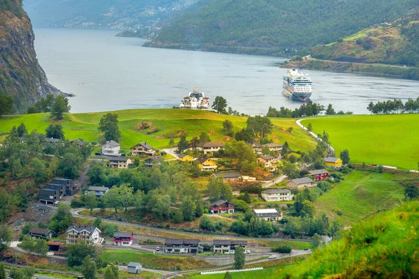 Норвегія села і фіорд краєвид в Макаді — стокове фото
