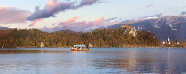 Bled Eslovenia Octubre 2018 Lago Bled Con Los Turistas Pletna — Foto de Stock