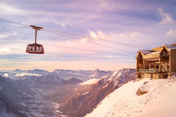Chamonix Mont Blanc France January 2015 Cable Car Arriving Chamonix — Stock Photo, Image