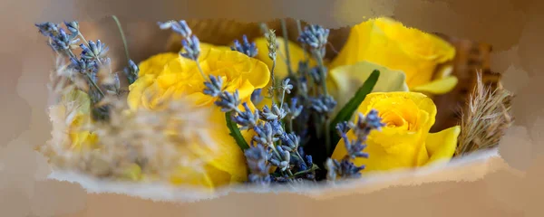 Bir Buket Sarı Gül Lavanta Çiçekli Pankart Çiçek Dükkanı Konsepti — Stok fotoğraf