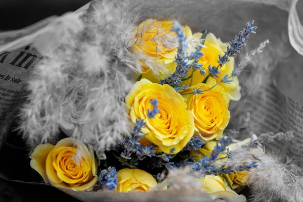 Still Life Yellow Roses Lavender Bouquet Flower Black White Color — Stock fotografie