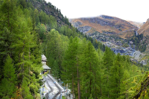 Zermatt Zwitserland Oktober 2019 Twee Rode Treinen Van Gornergrat Brug — Stockfoto