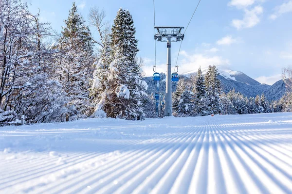 Bansko Bulgaria Perspective Freshly Groomed Ski Run Slope Mountain Peak — стоковое фото