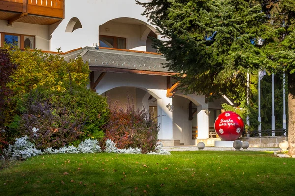 Bansko Bulgaria October 2020 Autumn Street View Houses Red Bansko — Stockfoto