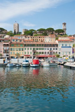 eski şehir ve Cannes Limanı