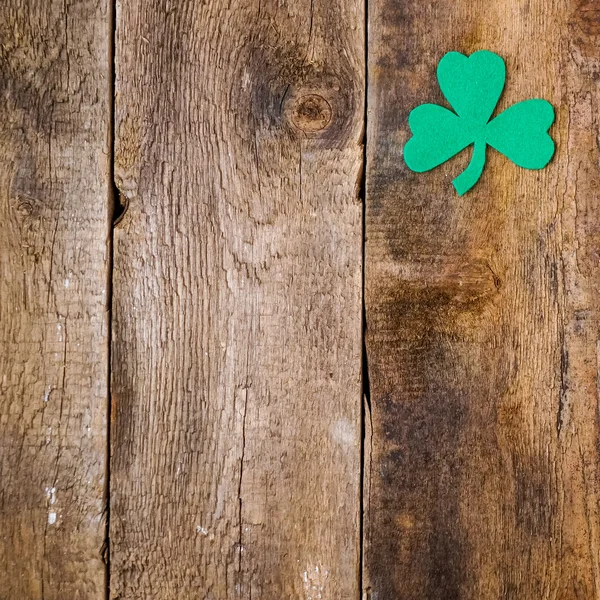 St. patricks dag achtergrond met klaver — Stockfoto