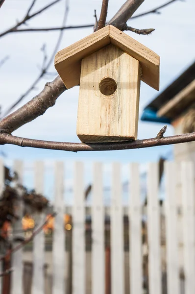 Wooden bird house — Stock Photo, Image