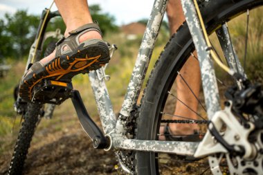 Dağ bisiklet bisikletçi