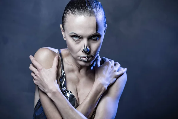 Mujer Elegante Vestido Noche Con Peinado Maquillaje Halloween — Foto de Stock