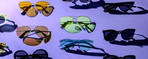 Variété Lunettes Soleil Sur Fond Coloré — Photo