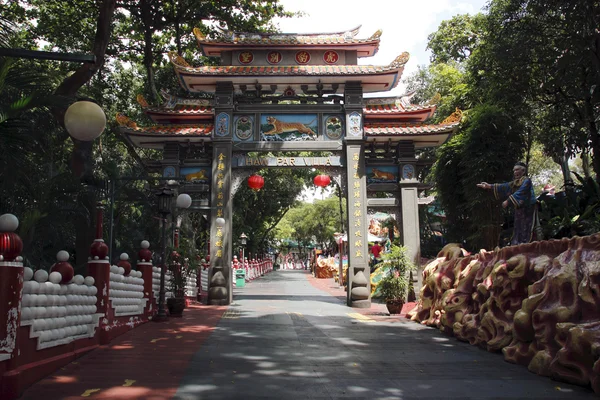 Puerta al parque de la reencarnación en Singapur —  Fotos de Stock