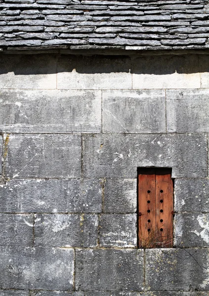 Vieille maison en pierre extérieure — Photo