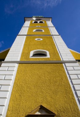 çan kulesinin düşük bakış açısından