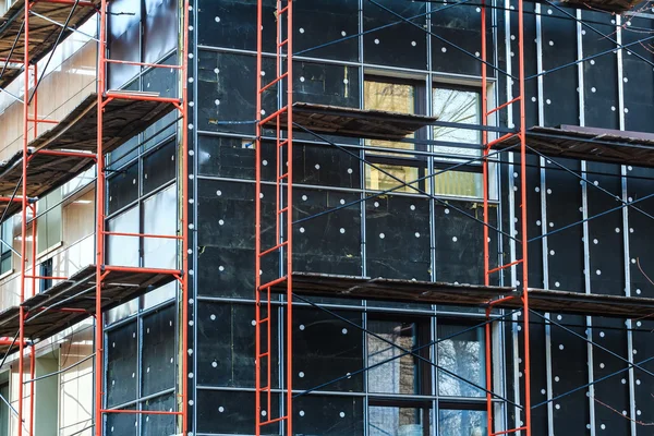 Außenisolierung der im Bau befindlichen Hauswand — Stockfoto