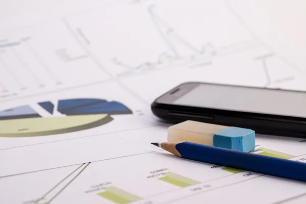 grafik mit mobiltelefon