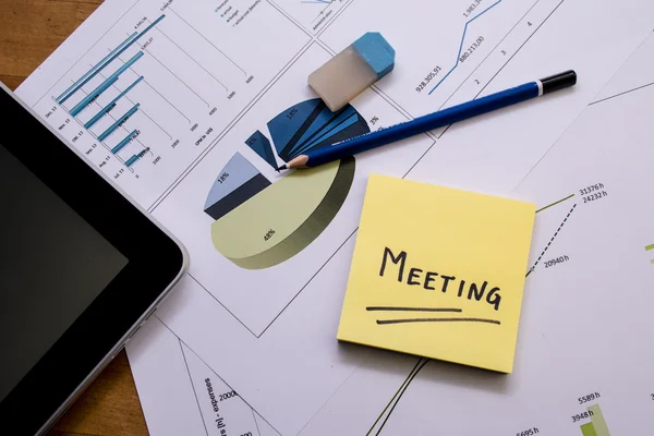 Tablet mit Kuchendiagramm