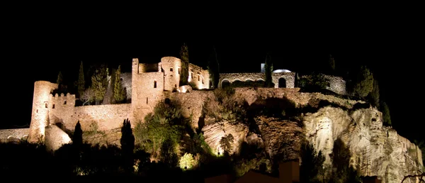 Chateau Cassis bei Nacht lizenzfreie Stockbilder