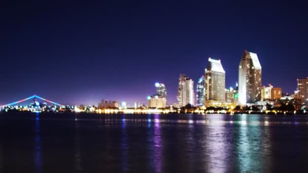 San Diego Skyline e reflexão à noite — Vídeo de Stock