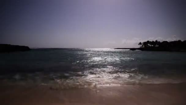 Tropisch strand nachts onder super maan in Mexicaanse Caraïben — Stockvideo