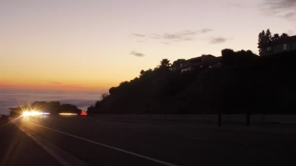 Solnedgang trafikk . – stockvideo