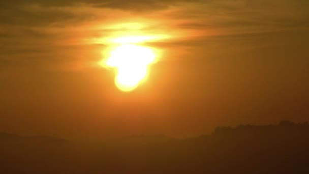 Innenstadt bei Sonnenuntergang — Stockvideo