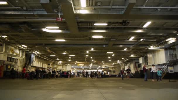 Museo USS Midway. Cargo. — Vídeos de Stock