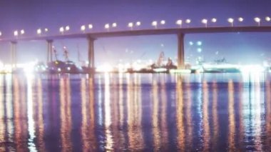 Coronado Köprüsü'nde gece.