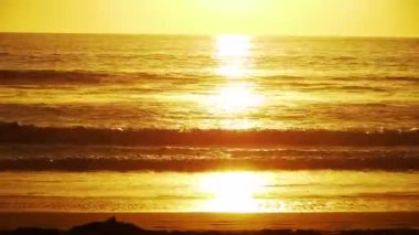 gün batımında Golden beach.
