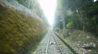 kabelbaan oplopende herfst berg in japan