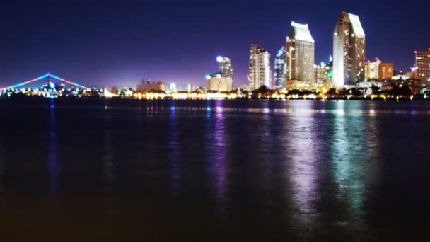San Diego Skyline e reflexão à noite — Vídeo de Stock