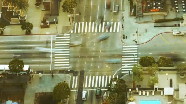 Busy Intersection in Downtown at Rush Hour — Stock Video