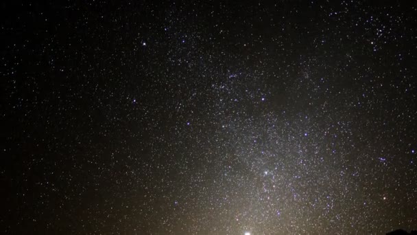 Astrofotografie tijd vervallen nacht naar dag in woestijn — Stockvideo