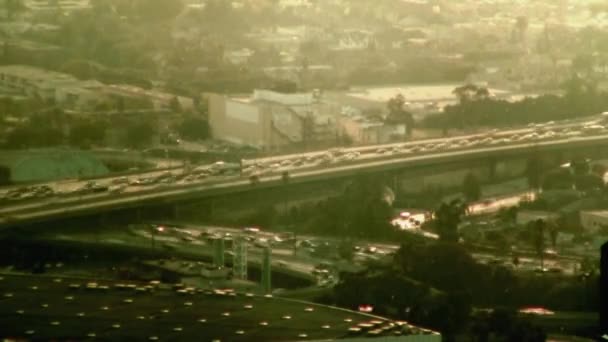 Busy freeway ramp in downtown Los Angeles at rush hour in the evening — Stock Video