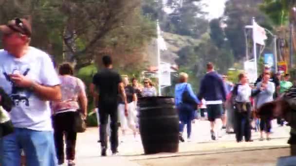 Menschenmenge in der Altstadt san diego — Stockvideo