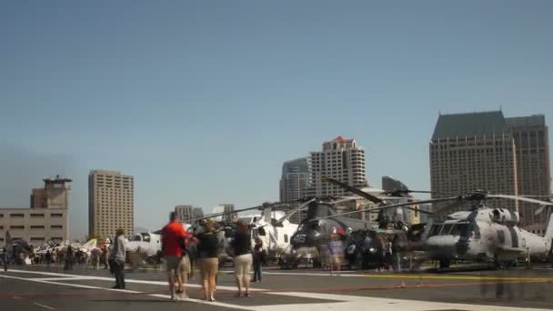 Helicópteros no USS Midway — Vídeo de Stock