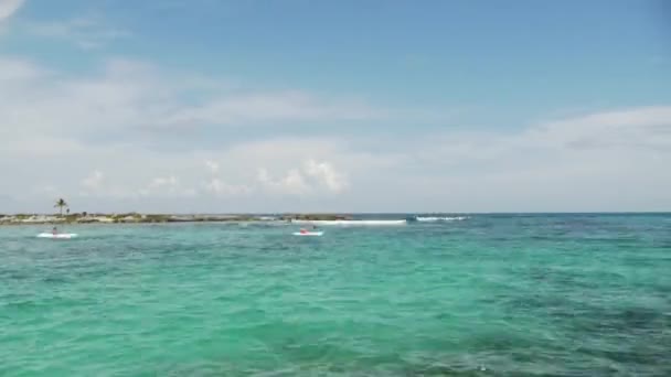 Tropické coral reef beach — Stock video