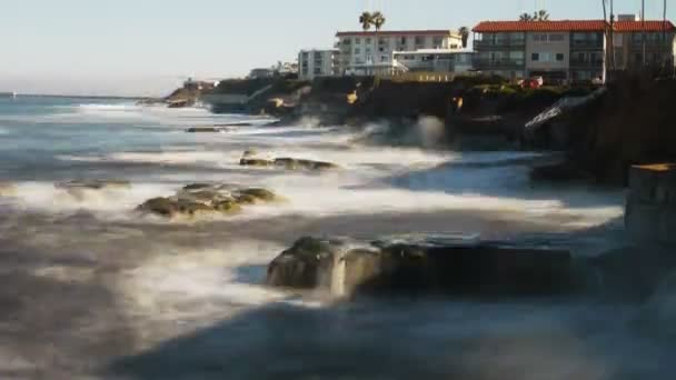 Praia e Crashing Waves — Vídeo de Stock