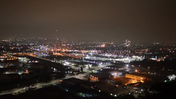 Fuegos artificiales durante la celebración del 4 de julio en Los Ángeles — Vídeos de Stock