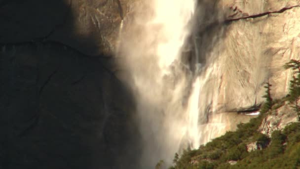 Zeitraffer des Yosemite-Wasserfalls — Stockvideo