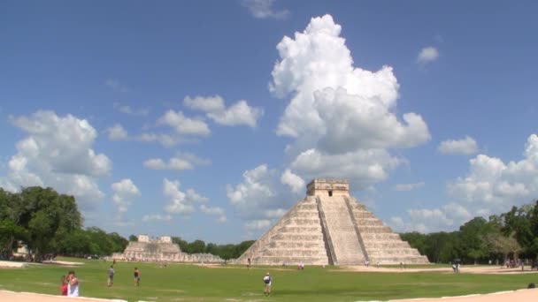 Antike Mayaruine von chichen itza — Stockvideo