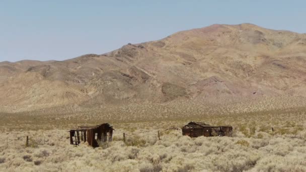 Ciudad fantasma en el desierto — Vídeo de stock