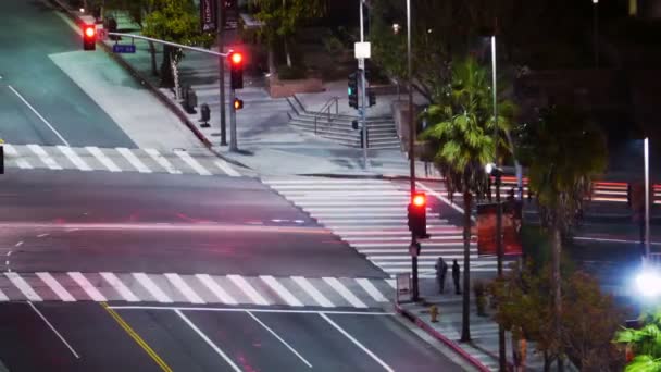 Verkeer op kruising — Stockvideo