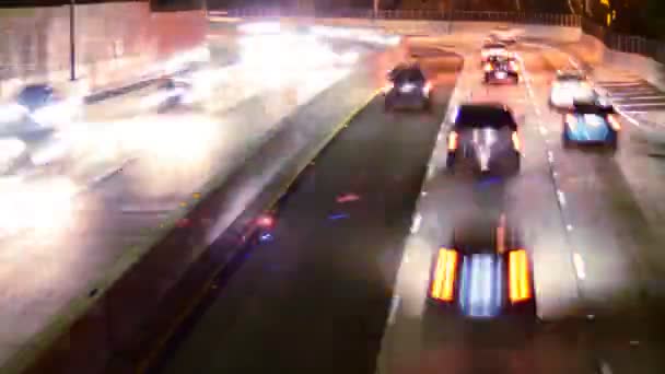 Éjszakai autópálya forgalom — Stock videók