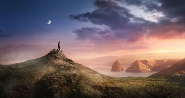 Man Walking Stands High Hillside Watching Sunsets Coastline Landscape Freedom — Stock Photo, Image