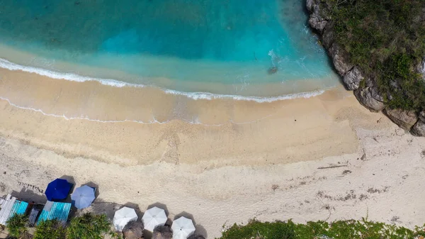 Incroyable plage naturelle d'Atuh à Nusa Penida, Indonésie — Photo