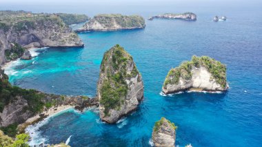 Daimond plajı ile manzara havadan görünümü, Nusa Penida adası Bali, Endonezya