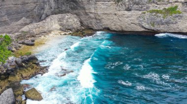 Yukarıdan güzel egzotik sahil manzarası, elmas plajı, hava manzarası Nusa Penida, Bali, Endonezya